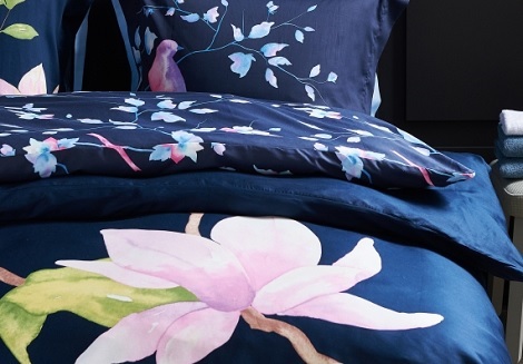 Vandyck overtrek Amor satijn,night bleu,donkerblauw,dessin camelia, eenpersoons,tweepersoons,litsjumaux