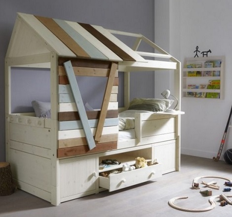Lifetime boomhut laag met kajuitbed original,white wash, bed 90x200 cm. 240 cm. hoog,jongenskamer