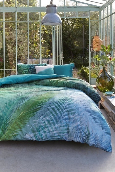 Beddinghouse Dividivi satijn dekbedovertrek groen,azuurblauw,aqua,dessin palm,bladeren