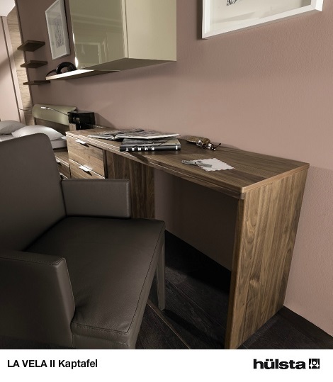 Hulsta_kaptafel_bureau_la_vela_II_struktuur_noten_laptop_tafel.