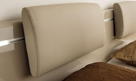 HULSTA METIS PLUS bed hoogglans zand hoofdkussen leer beige