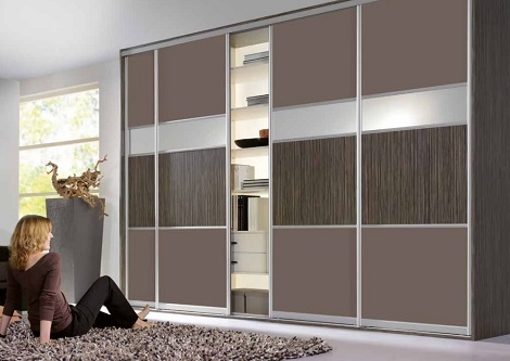 Kast: Garobe Narrow in gezandstraald Cappuccino met spiegel en Zebrano,kamer,slaapkamer