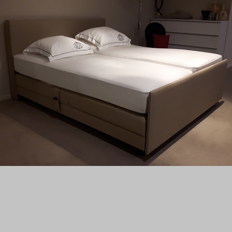 Opruiming elektrische boxspring Nox,op=op,hoofdbord recht,voetbord,zonder matrassen