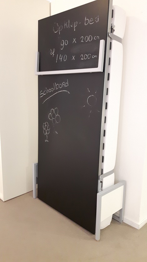 Opklapbed 90 x 200 Cubed met schoolbord opruiming outlet