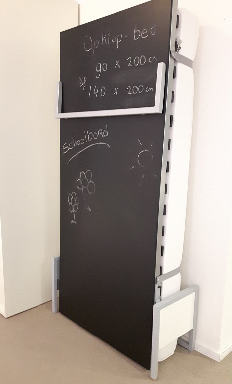 Opruiming opklapbed met schoolbord, 90 x 200 cm. Cubed Boone