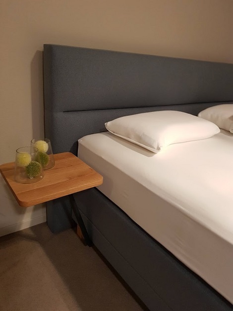 bedtafel eiken hout, boxspring optisleep,design