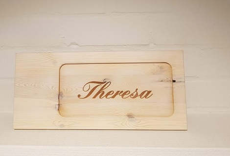 Naam Theresa op bord hout, slaapkamer deur, Lifetime kinderkamers