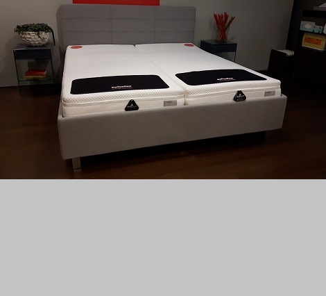 Swiissflex opruiming bed Expression 180 x 200, stof grijs showroommodel, bedomranding, boxspringlook