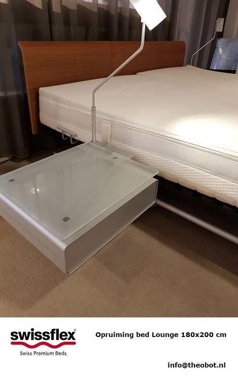 opruiming bed 180x200 noten, leeslamp nachtkast swissflex design zwitserland